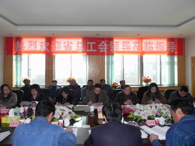 深入車間班組、“零距離”接觸職工、體驗(yàn)職工生活、傾聽職工心聲