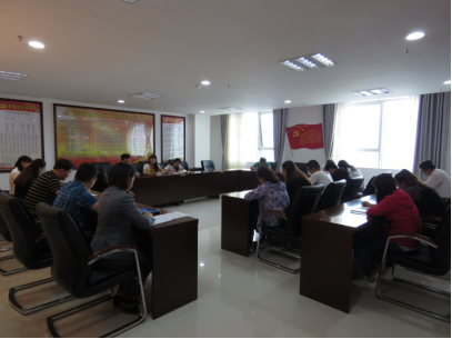 領(lǐng)會(huì)精神實(shí)質(zhì)，迅速掀起學(xué)習(xí)宣傳貫徹團(tuán)的十八大精神熱潮