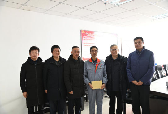 走訪慰問(wèn)專家人才，為人才創(chuàng)新營(yíng)造良好的環(huán)境